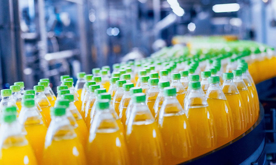 The PCS 700 IoT performs in-line bottle leak detection for beverage industry using laser spectroscopy